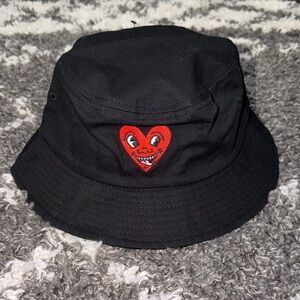 NWOT Keith Haring Smiling Heart Black Bucket Hat